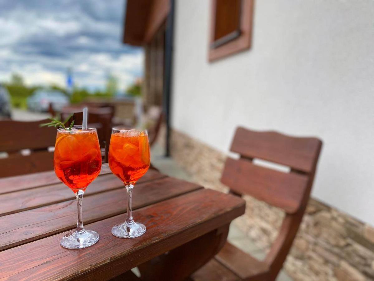 Penzion Kingo Nemšová Esterno foto